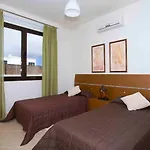 Ereza Buganvillas Vila *