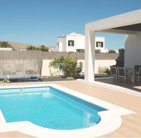 Ereza Buganvillas Вілла